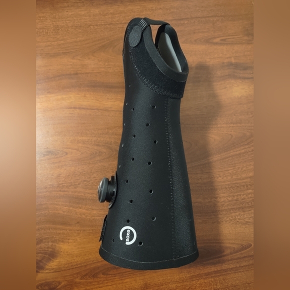 EXOS Boa Technology - Arm Wrist Brace - Left Arm MEDIUM Open Thumb - Picture 4 of 6